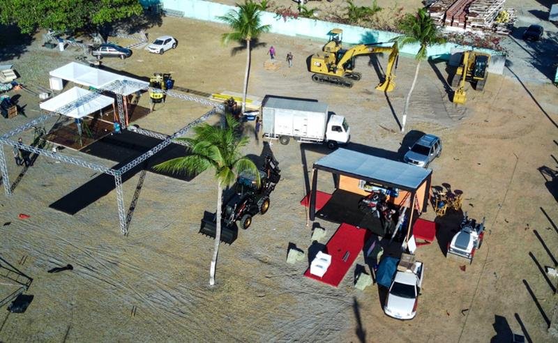 Yellow Fest 2025 movimenta o setor de locação de máquinas com estandes das principais empresas, shows de Nildinha, Yane Caracas, Luana do Crato e churrasco liberado