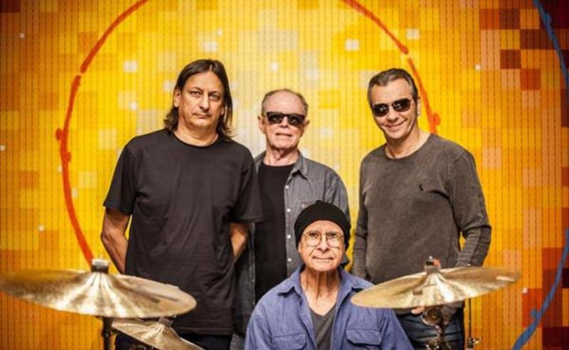 14 BIS com abertura do cantor Malize no Verão do Circo Voador